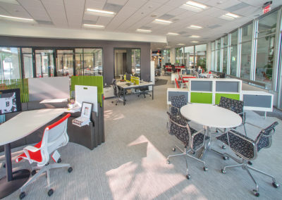 Modern collaborative workspace featuring Kazar’s Electric's stylish office furniture and bright, open layout.